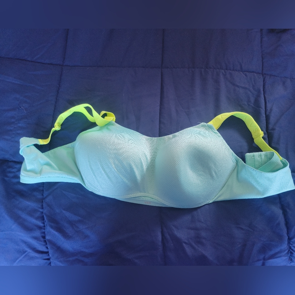 VS Sports Bra 36DD